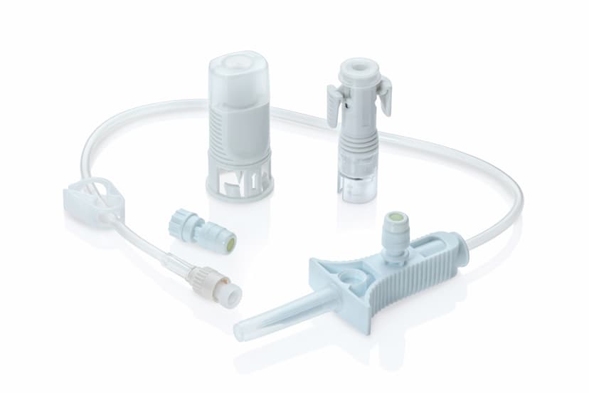 Chemfort adaptors-Picture of Chemfort vial, syringe, bag, luer lock adaptorand luer lock